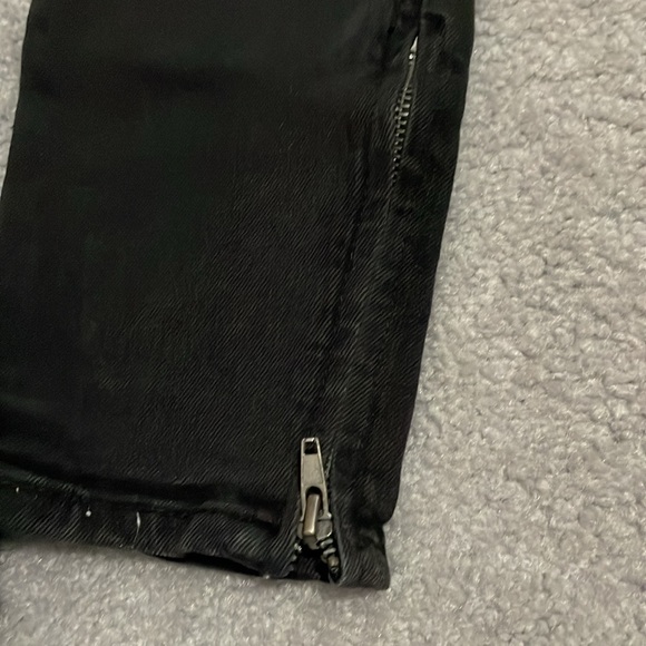 Pacsun black boys distressed jeans. Size 30 x 32  zipper on bottom - Picture 4 of 5